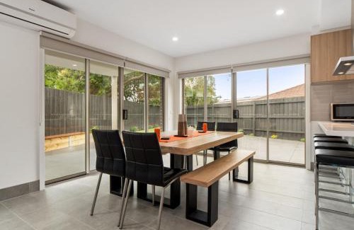 Capel Sound House | La Bella On Allambi