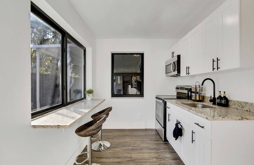 Harbordale Apartment | La Bella vacations 4