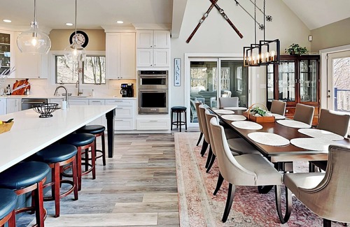 Thayerville House | La Bella Vita | Amazing Lake Views, Upscale Decor