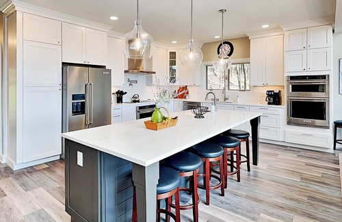 Thayerville House | La Bella Vita | Amazing Lake Views, Upscale Decor