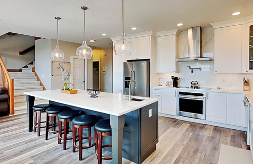 Thayerville House | La Bella Vita | Amazing Lake Views, Upscale Decor