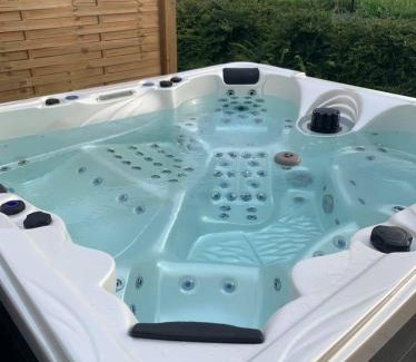 Bonchamp-les-Laval House | La Bellangerie Gîte et Spa