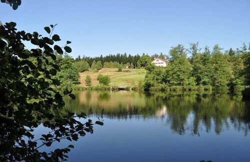 Faucogney-et-la-Mer Bed & Breakfast | "La Belle Chambre" dans une ferme avec etang privé dans la région des Mille Etangs Faucogney-et-La-Mer