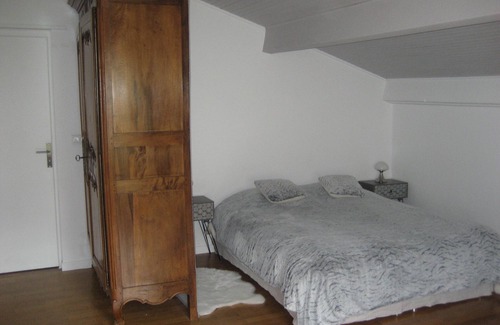 Nyons Bed & Breakfast | La Belle Etoile, a private room of 35 m² in an olive grove in Nyons