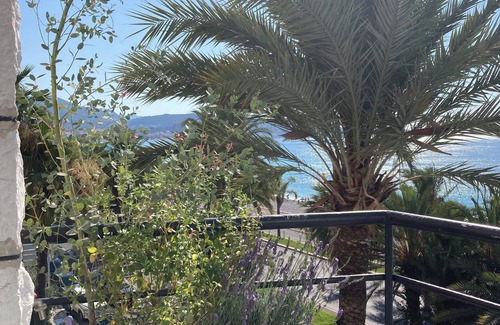 Fabron Apartment | La Belle Fantastic apartment with full sea view, spacious rooms
