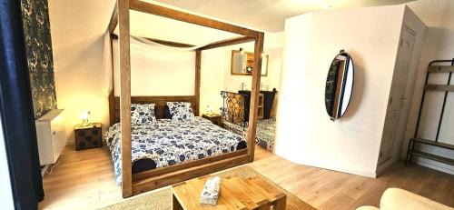 Aveze House | La Belle Maison