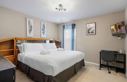 Vista East House | La Belle Onyx Retreat Home