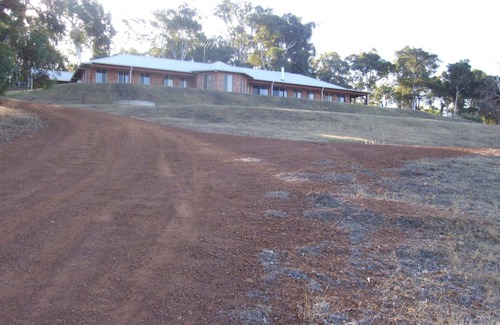 Lower Chittering House | La Belle Vue - Peaceful family retreat