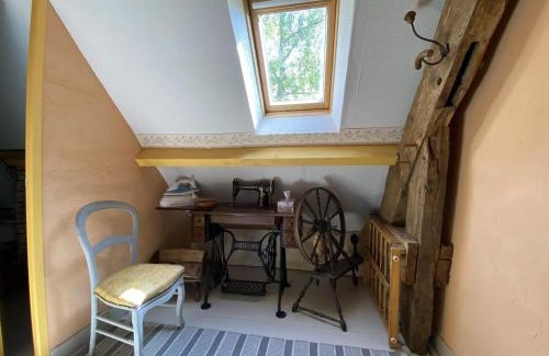 Sainte-Opportune House | La Bergerie - Hortensia: Maison Ancienne avec Jardin Anglais - FR-1-497-35