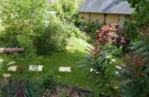 Sainte-Opportune House | La Bergerie - Hortensia: Maison Ancienne avec Jardin Anglais - FR-1-497-35