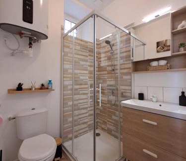 Laval Apartment | La Bohème, Studio, Proche Gare SNCF, Netflix