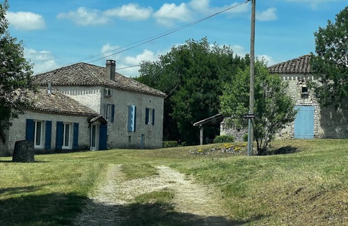 Fauroux House | La Boissière – Peaceful White Stone Retreat with Pool and Air Conditioning