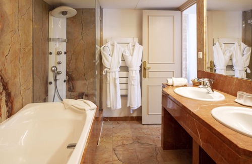 Chateau-Arnoux-Saint-Auban Hotel | La Bonne Etape