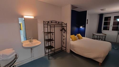 La Bouexiere Apartment | La Bonnerie, Le Cabinet des lettres 3 chambres