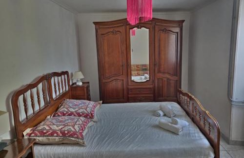 Saint-Crepin-et-Carlucet House | La bougie perlée 1