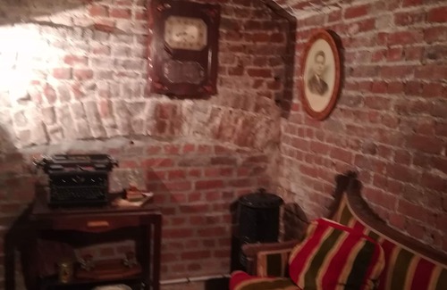 Historic Center House | La Bourgogne en Ville