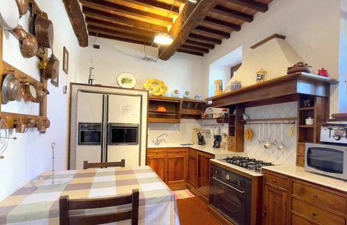 Montelupo Fiorentino Apartment | La Brucina - Holiday apartment 2 shared with pools