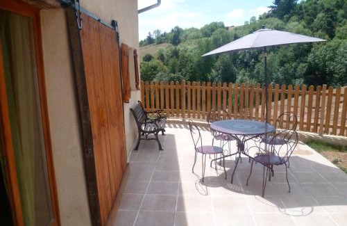 Saint-Andre-dʼApchon House | La Bruyère aux Lamas