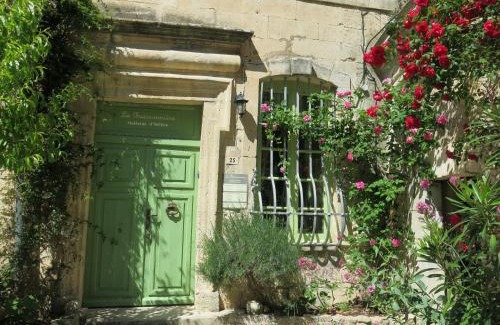 Oppede Bed & Breakfast | La Buissonnière