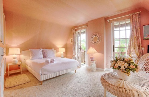 Tourgeville Villa | La Côte Fleurie - 5 Bdr - Garden & Jacuzzi - Tourgéville Plage