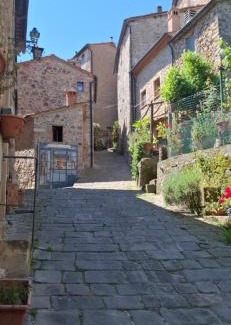 Castelnuovo di Val di Cecina House | La Casetta Nel Borgo