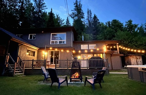 Sainte-Lucie-des-Laurentides House | Lake house, 5BR with sandy beach, SPA and fire place