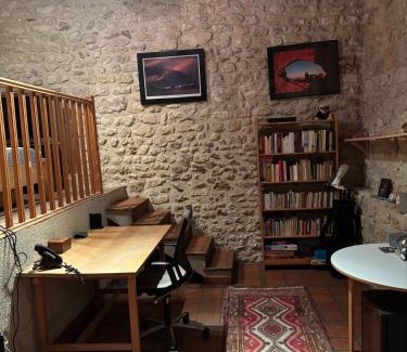 Villennes-sur-Seine Bed & Breakfast | La cabane au fond du jardin