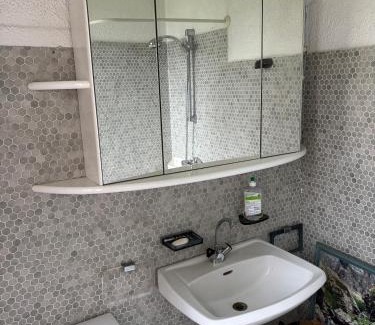 Villennes-sur-Seine Bed & Breakfast | La cabane au fond du jardin