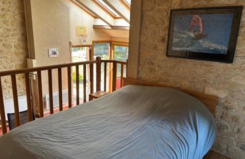 Villennes-sur-Seine Bed & Breakfast | La cabane au fond du jardin