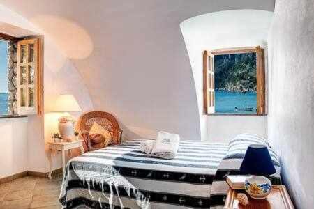 Marina del Cantone House | La Cabane Bleau The perfect beachfront apartment
