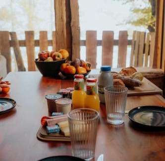 Saint-Louis Ski Chalet | La Cabane dans les arbres du Domaine de la Forestière