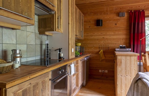 Monetier-les-Bains Apartment | La Cabane of Serre Chevalier, chalet spirit, in Le Monêtier-les-Bains town