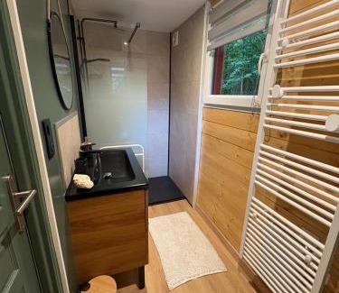 La Celle-sous-Gouzon Ski Chalet | La cabane sur l'étang