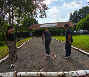 La Celle-sous-Gouzon Ski Chalet | La cabane sur l'étang