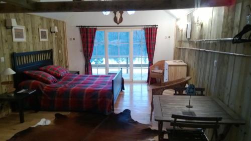 Laid Trou House | La cabane sur l'eau