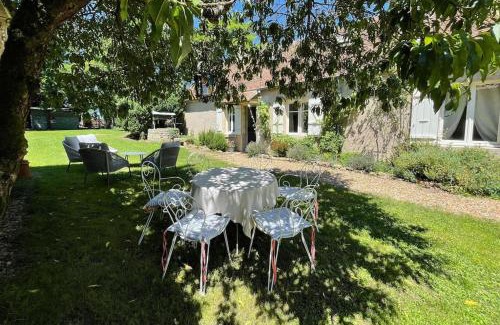 Magny-Cours House | La Cachette - gîte 'cosy' à Magny Cours