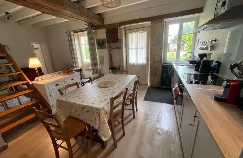 Magny-Cours House | La Cachette - gîte 'cosy' à Magny Cours