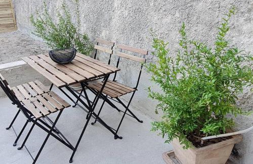Vedene House | La calade