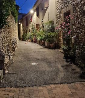 Vedene House | La calade