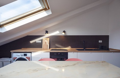 Naples City Centre Apartment | La Camera Chiara - Mansarda in Via Duomo