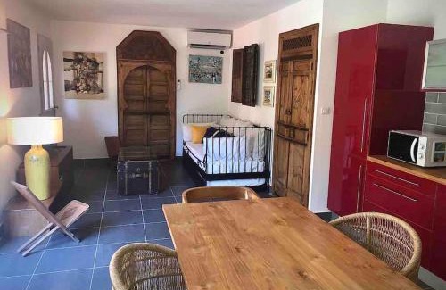 Belgentier Apartment | La Canopée de Belgentier