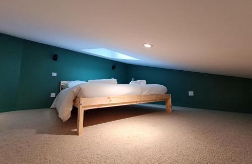 Riom Apartment | La Canopée