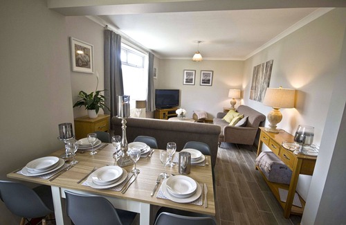 West Lulworth House | La Carabela- a 3 bedroom house Nr Lulworth Cove & Durdle Door