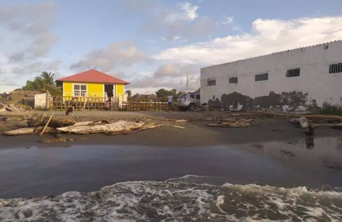 Cordoba Cabin | La Casa Amarilla (On the beaches of the Caribbean Sea)