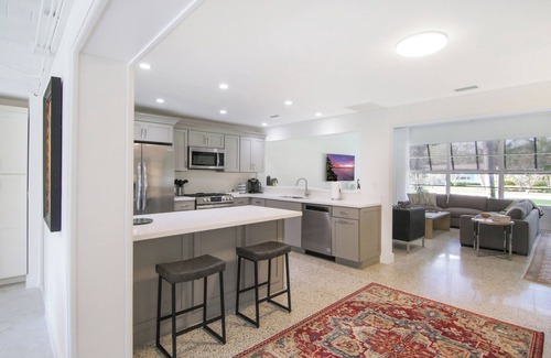 Delray Beach House | La Casa Blanca | Minutes from the Beach!