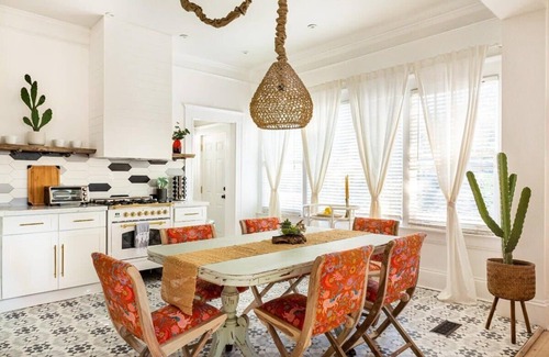 East Side House | La Casa by Minty Living