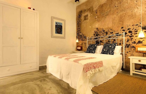 Punta Mujeres Apartment | La Casa de las Salinas, Sama - Costal home meters from the sea