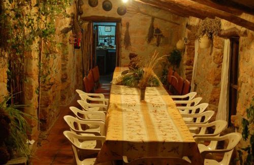 Cortes de Arenoso House | La Casa de la Montaña