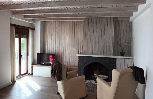 Guejar Sierra Apartment | La Casa de la Plaza