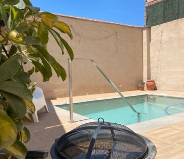 Durcal House | La Casa De Los Gatetes